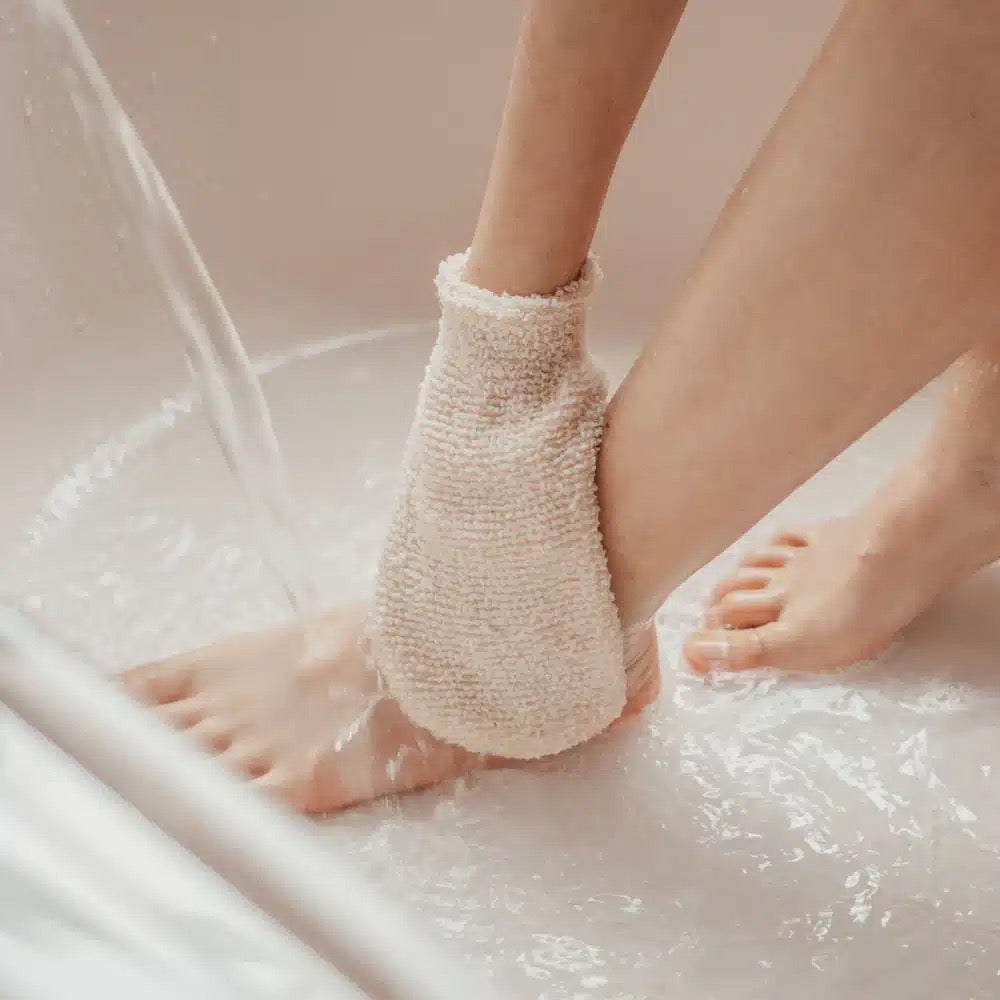 Bamboo exfoliating gloves for sensitive skin and pre-wax exfoliation